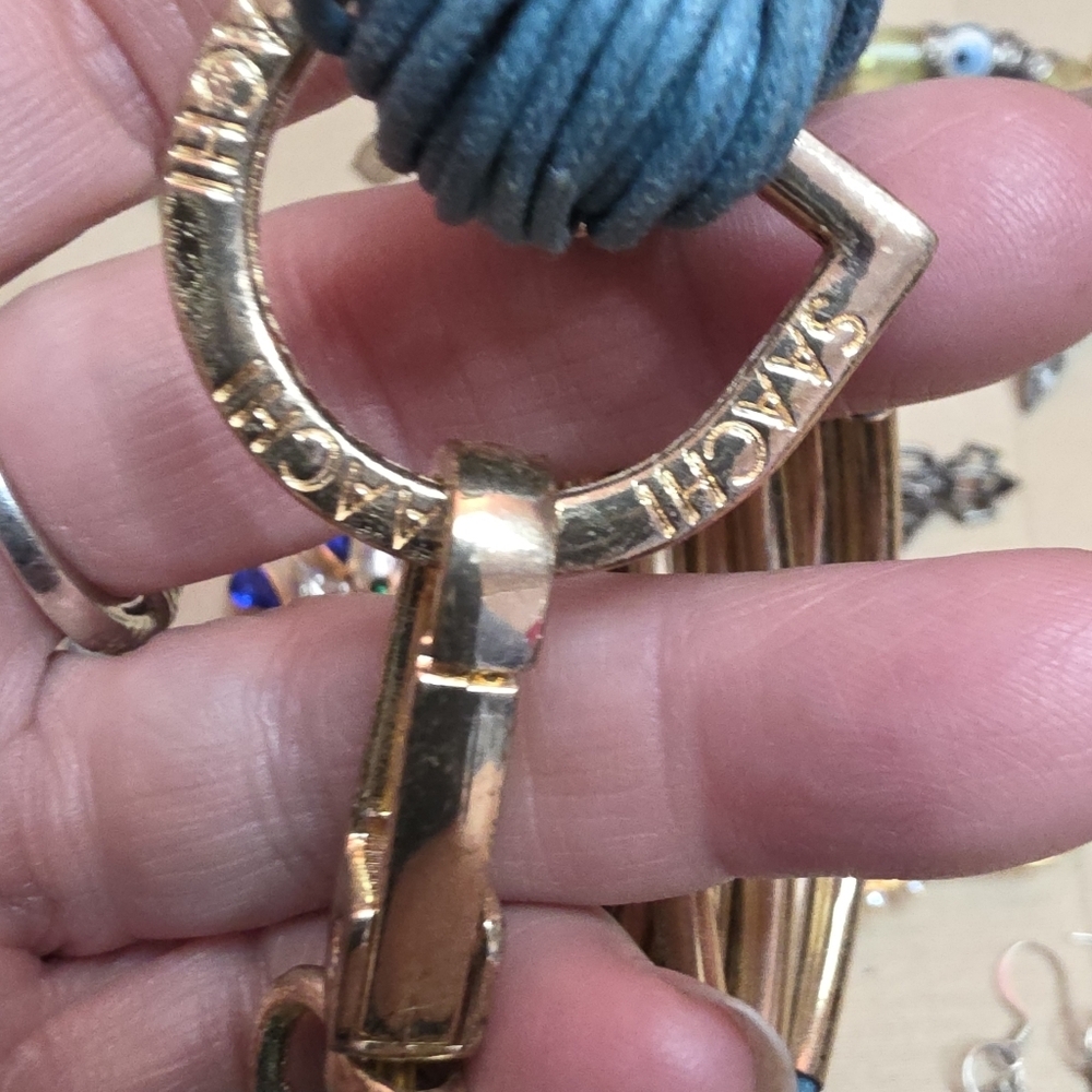 19 PIECE LOT OF JEWELRY KEEP OR RESELL ALL IN EXCELLENT CONDITION - Picture 4 of 10